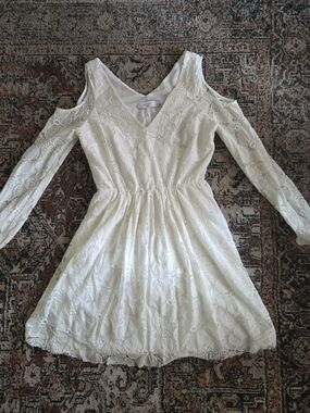 ALI & JAY White Long Sleeve Lace Cold-Shoulder Dress